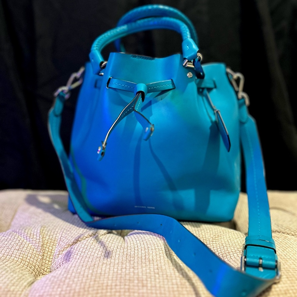 Michael Kors Blakely Medium Bucket Bag